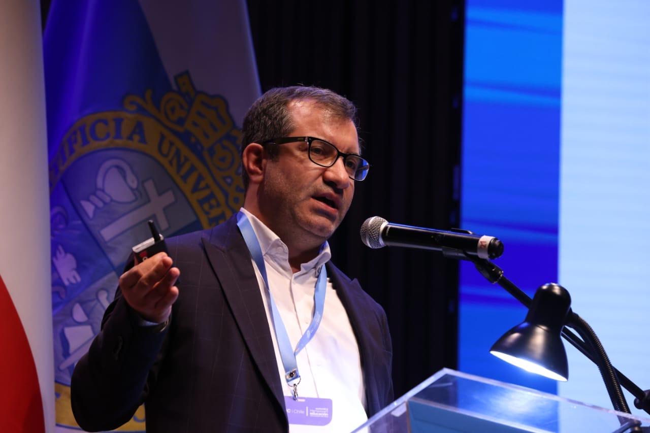 Dr Sedat Gumus giving a keynote at the XIV Inter-American Conference on School Management and Leadership