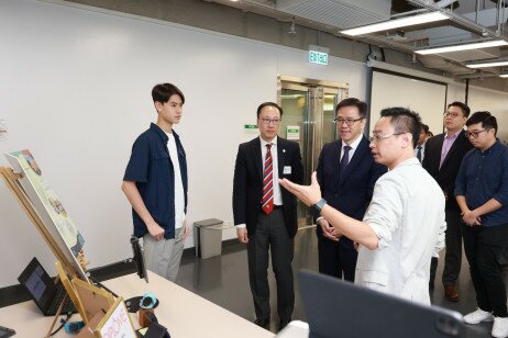 Professor Sun visits the Future Classrooms on EdUHK’s Tai Po Campus