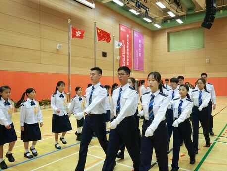 A team formed by EdUHK students raises the national, regional and university flags during the ceremony