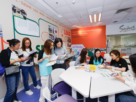 Participants interacting with EdUHK professors, students and staff members, as to gain a better understanding of EdUHK's admissions criteria and programme features