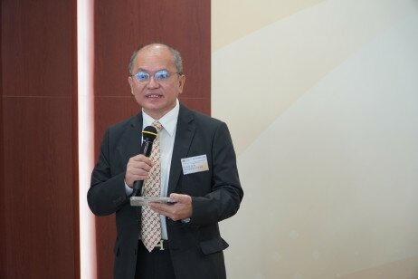 Kingfan Principal Mr Yau Chi-leung delivers speech during the ceremony