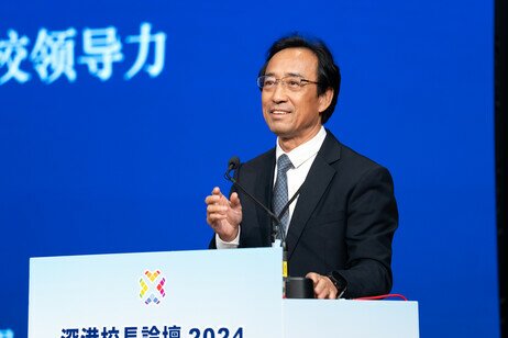 南方科技大學劉根平教授在論壇上發表主題演講：認識「能力陷阱」在行動思考中提升學校領導力