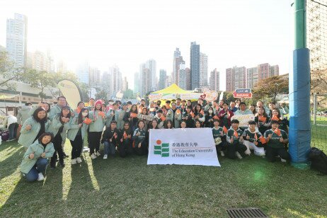 EdUHK set up a meeting point booth at the Causeway Bay Sports Ground to serve as a dedicated space for the runners to recharge and provide a gathering point for the EdUHK family