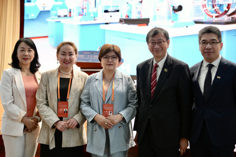 Group phot of Professor John Lee Chi-Kin (second from right), Ms. Gai Huixia (first from left), Dr. Karimova Beibitkul (centre), Dr Abdrasheva Dana (second from left), Mr. Hsu Hoi-shan (first from right)