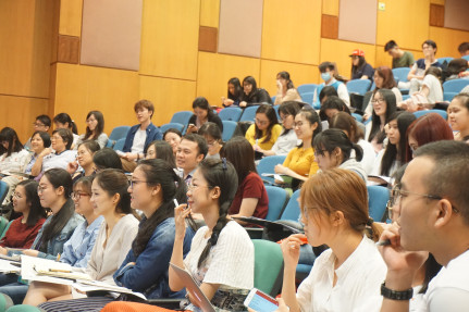 The 9th Fong Yun Wah Distinguished Lecture Series held by the Faculty of Humanities
