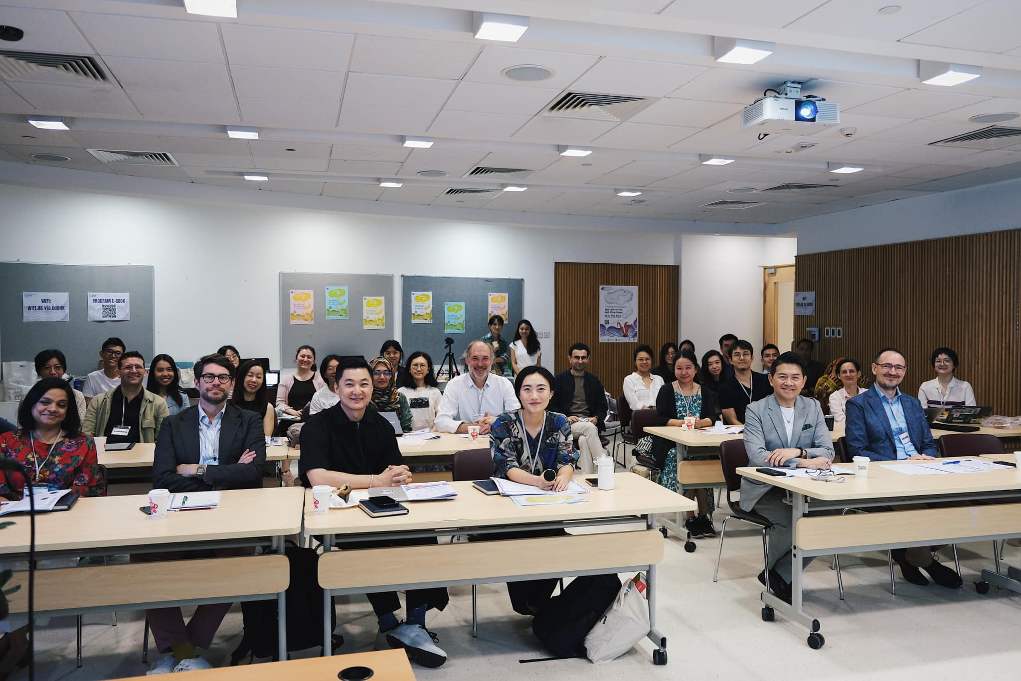 The Symposium was welcomed by a full-house of participants, including EdUHK scholars, students, and external audiences