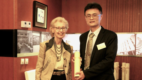张崇旗博士获2019年香港人文学院「第一本书奖」