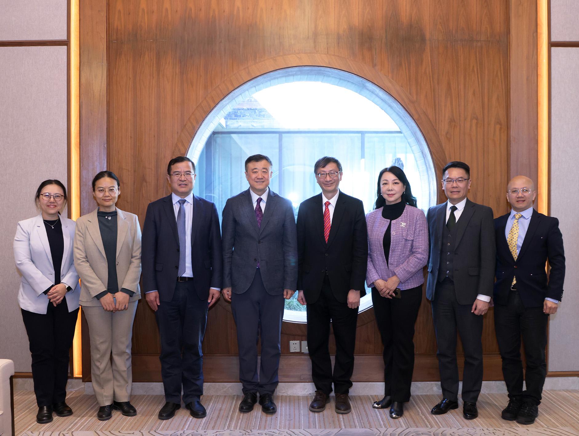 香港教育大學訪問清華大學 兩校簽署學術合作協議